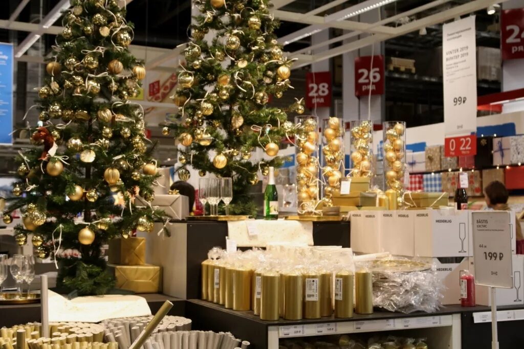 Примет на новый год 2019. Икеа новый год. Икеа новогодние украшения. Ikea новый магазин. Новогодний каталог икеа.
