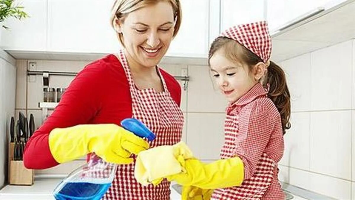 Домашний труд младшая группа. Дети помогают родителям. Приучаем детей к труду. Помогаем маме. Помогать маме по дому.