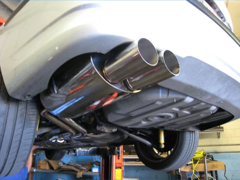 Ремонт глушителей в нижнем новгороде. BMW e46 Exhaust. Выпускная система BMW e46 330. БМВ е46 трубы выхлопа. BMW e46 прямоток.