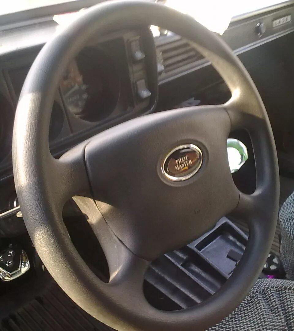 Руль пилот на ваз 2107. Руль пилот на ваз 2107. Руль пилот мастер на ваз 2110. Руль 08 пилот мастер. Пилот мастер.
