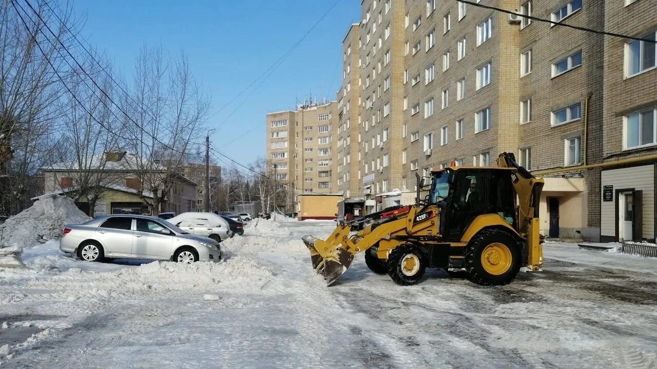 Уборка снега огнем. 02. 02. 02. Снег на улице.