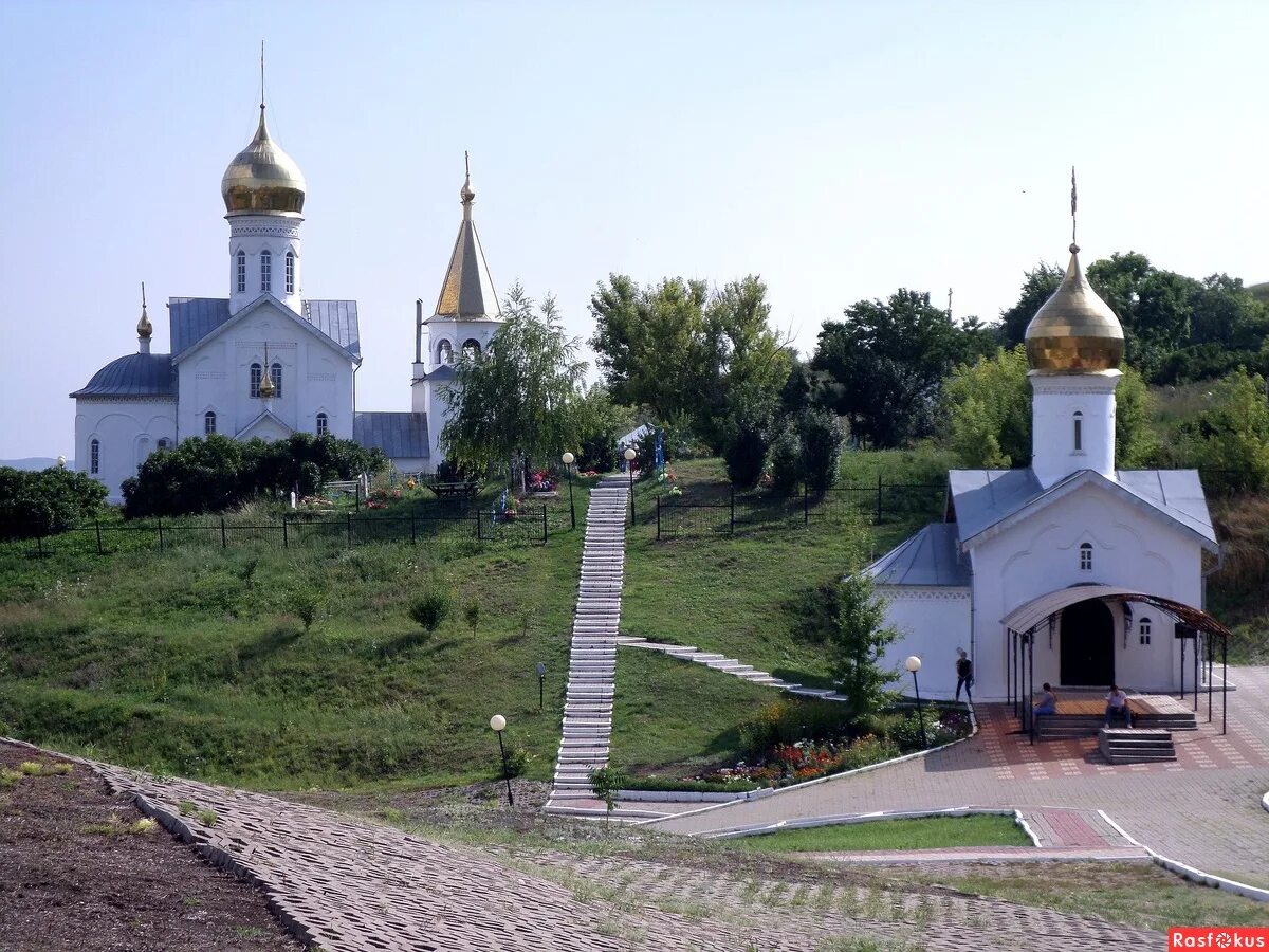 холки дома. храм свято троицкий под белгородом. холковский монастырь. свято-троицкий холковский монастырь достопримечательности. холковский монастырь белгородской области.