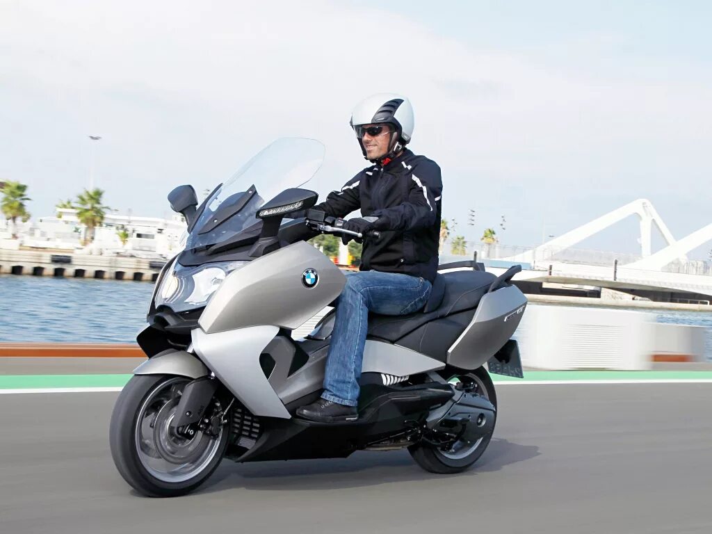 Скутер 650. BMW c650gt 2015. BMW c650gt Specifications. BMW c650gt Custom. Макси скутер БМВ 650 gt.