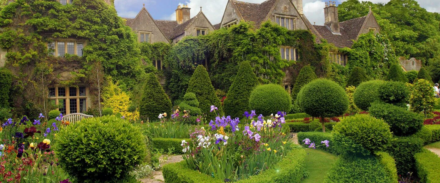 English gardens watching. Гарден парк англия. Сады гертруды джекилл. Инглиш гарден (english garden). Пейзажный стиль.