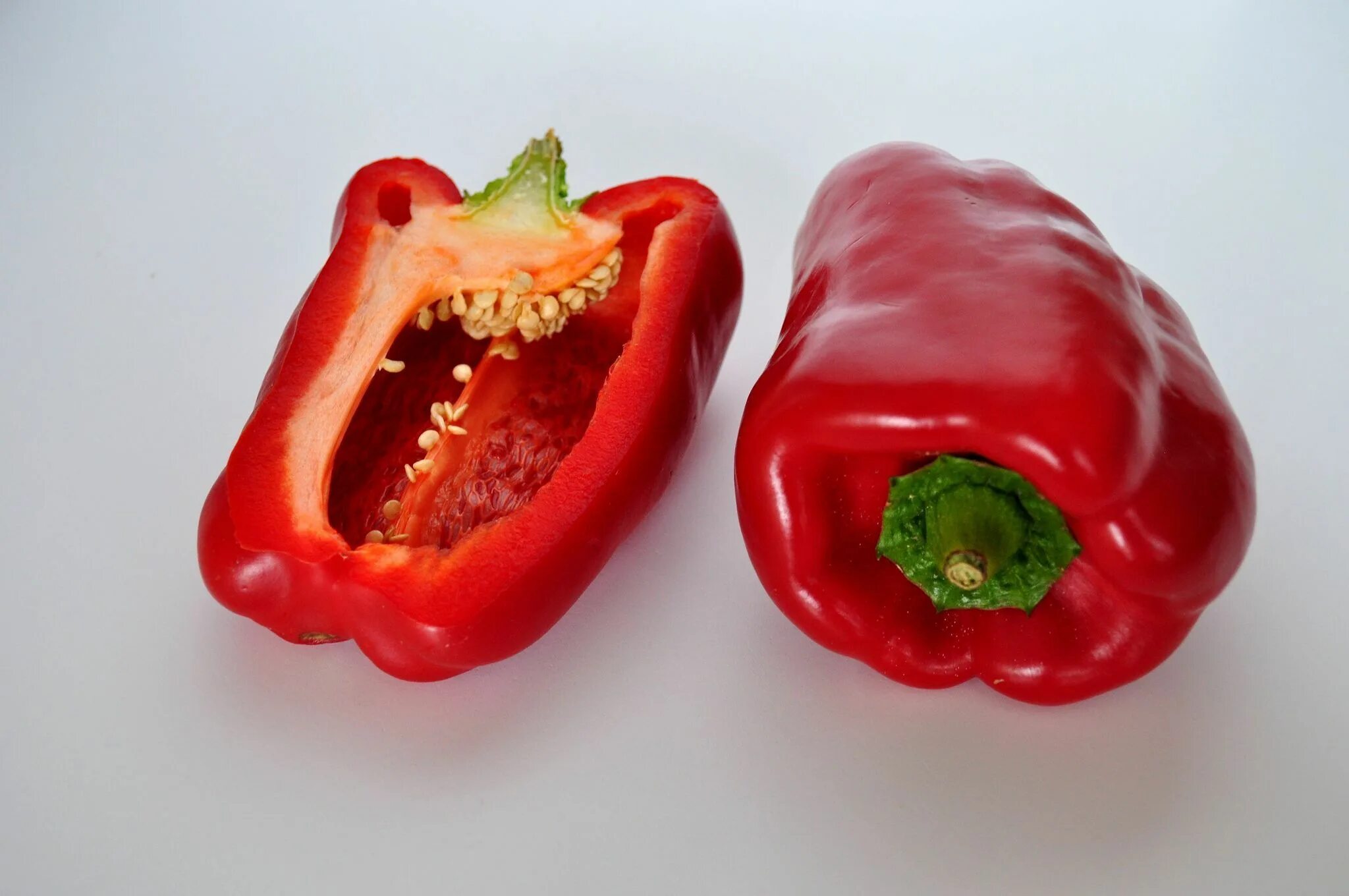 (сс). Перец алешка сибирский сад. Перец биф. Сорт алёшка перец сладкий. Овощной перец (capsicum annuum).