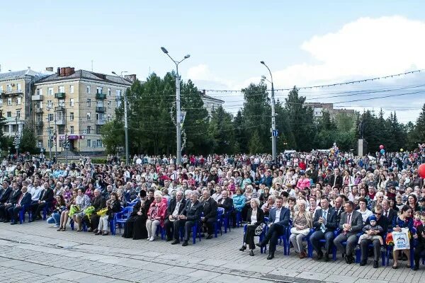 Рыбинское населения. Рыбинск население. Население города Рыбинск. Ярославль население. Рыбинск Ярославль население.