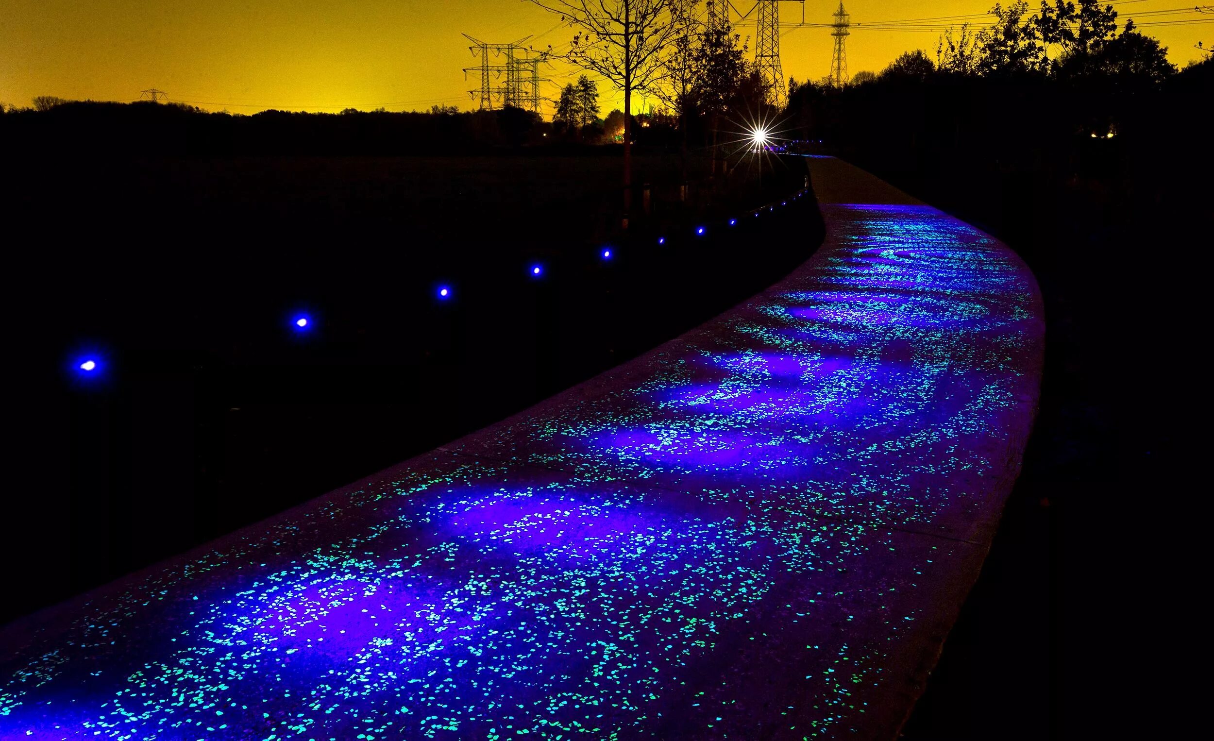 Glowing lighting