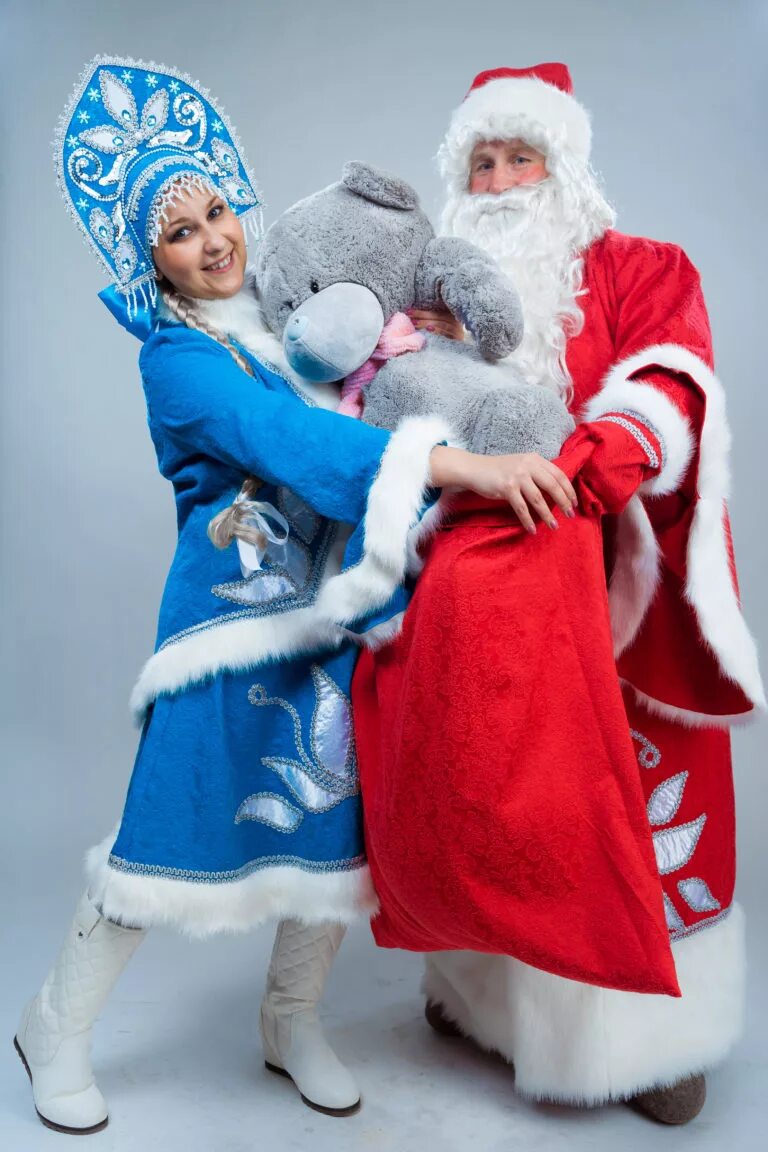 Костюм деда мороза и снегурки. Дед мороз и снегурочка красивые. Дед мороз и снегурочка. Покажи деда мороза и снегурочку. Покажи деда мороза и снегурку.