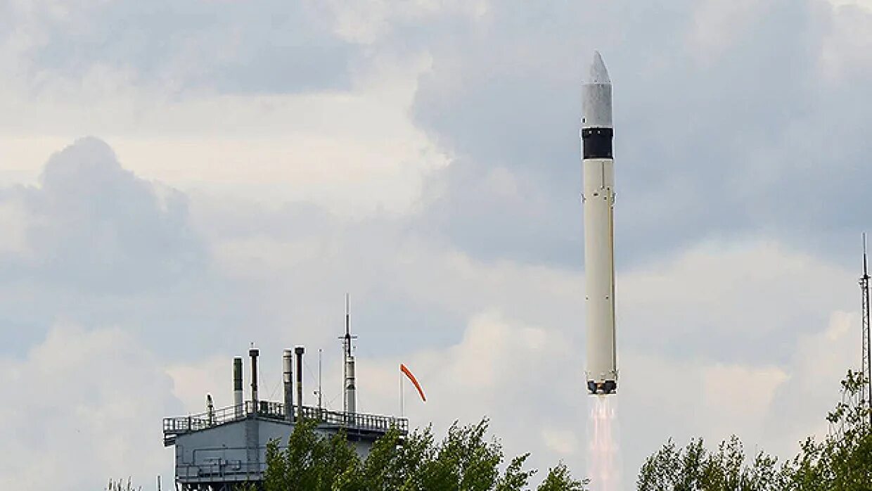 Рокот википедия. Ракета рокот. ракета рокот плесецк. рокот м ракета-носитель. космодром плесецк рокот.
