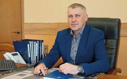 Директор ровен