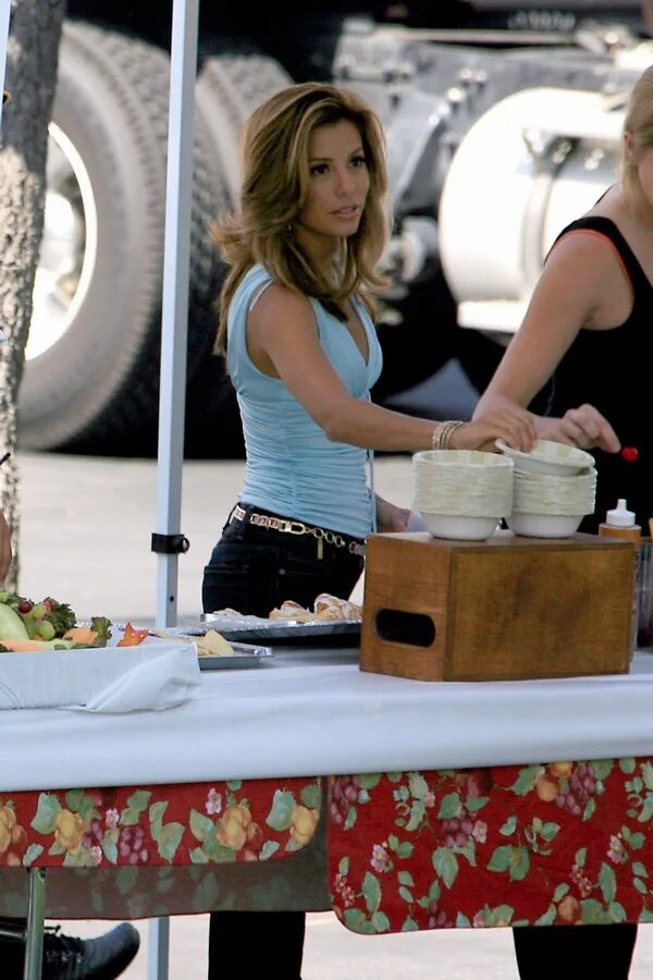 остин мейджерс в отчаянных домохозяек. алекс коминис отчаянные. съемки отчаянных домохозяек. Desperate housewives, сериал, 2004–2012. Desperate housewives, сериал, 2004–2012.