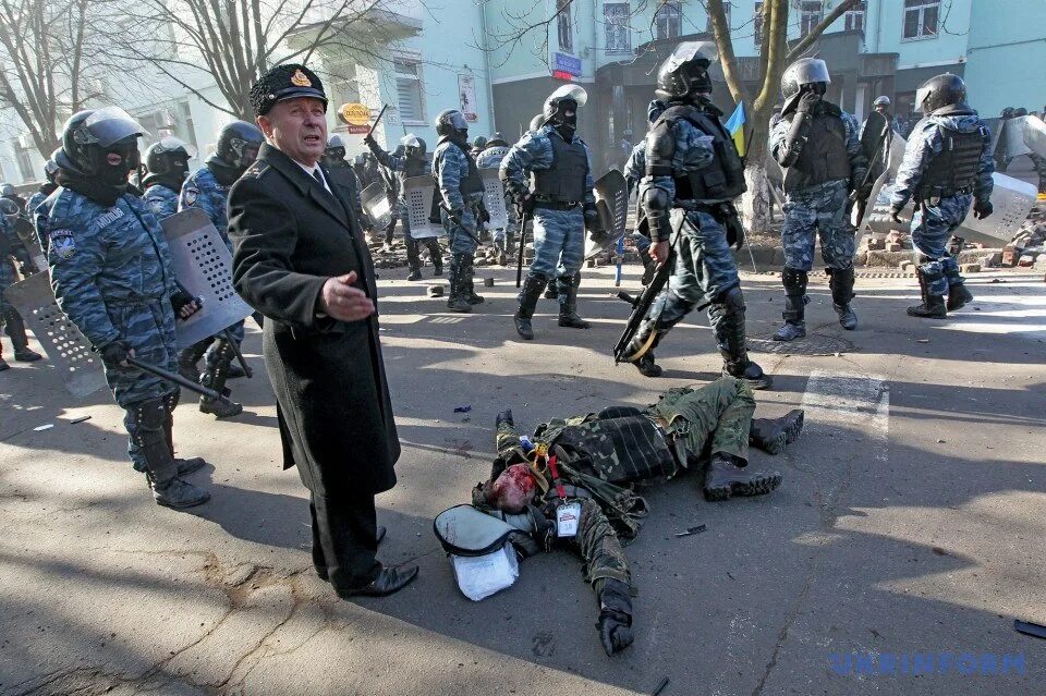 Внутренние войска Украины на Майдане. Беркут Украина Майдан на Украине в 2014.