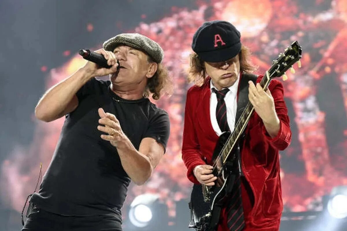 Слушать группу молодых. Brian Johnson AC DC. AC DC 2020. AC/DC группа 2019. Брайан Джонсон AC/DC 2021.