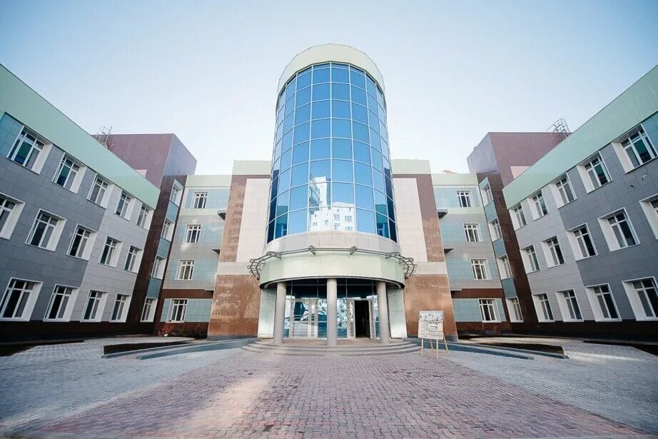 инженерная школа г комсомольска. инженерная школа города комсомольска на амуре. красивая школа в комсомольске. инженерная школа комсомольск-на-амуре внутри. инженерная школа комсомольск-на-амуре фото.