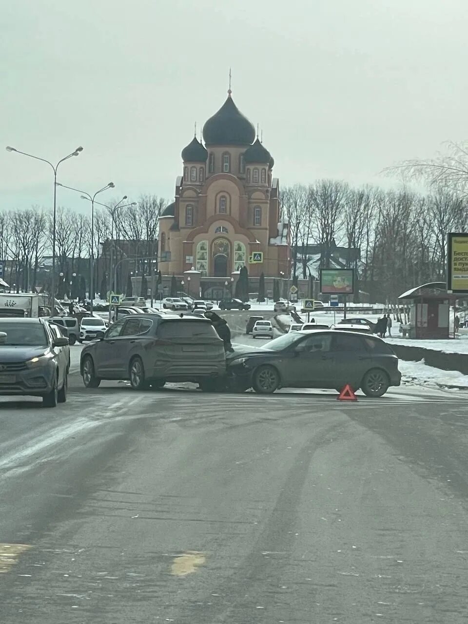 Дтп старый оскол вчера. Светофор на дороге. старый оскол.