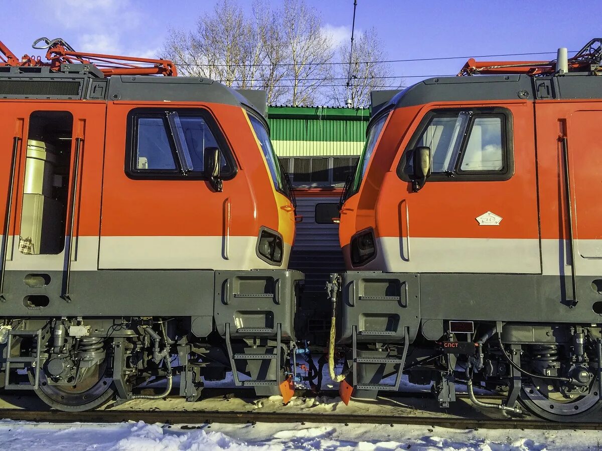 Электровоз запуск. Эп20 электровоз. Пассажирский Локомотив эп20. Эп20 кабина. Локомотивы кабина эп 20.