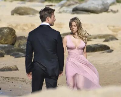 Sydney Sweeney 2023 : Sydney Sweeney - Film movie at Maroubra Beach in Aust...