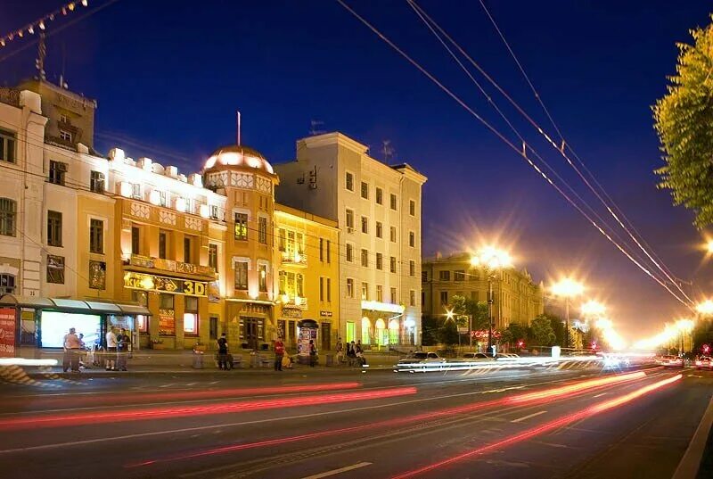 Хабаровск ул толстого. Центральная улица Хабаровска. Центр Хабаровска улицы. Хабаровск холмы. Хабаровск центр города улицы.