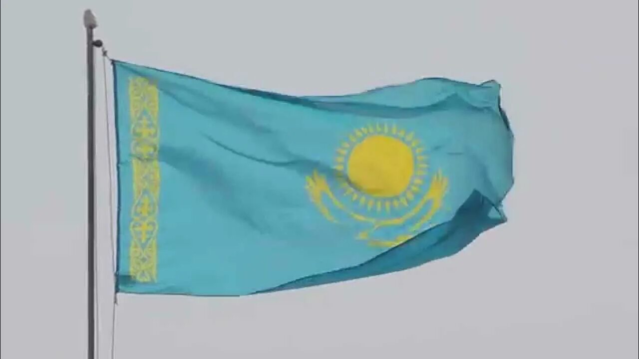 Флаг р к. Флаг казахстана. казахстан столица флаг. казахстан флаг на улице. казахстан флаг вертикальный.