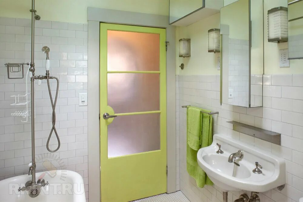 Пластиковые двери туалет ванная. Дверь в ванную комнату. Дверь для ванной комнаты и туалета. Двери в ванную комнату и туалет. Пластиковая дверь в ванную комнату.