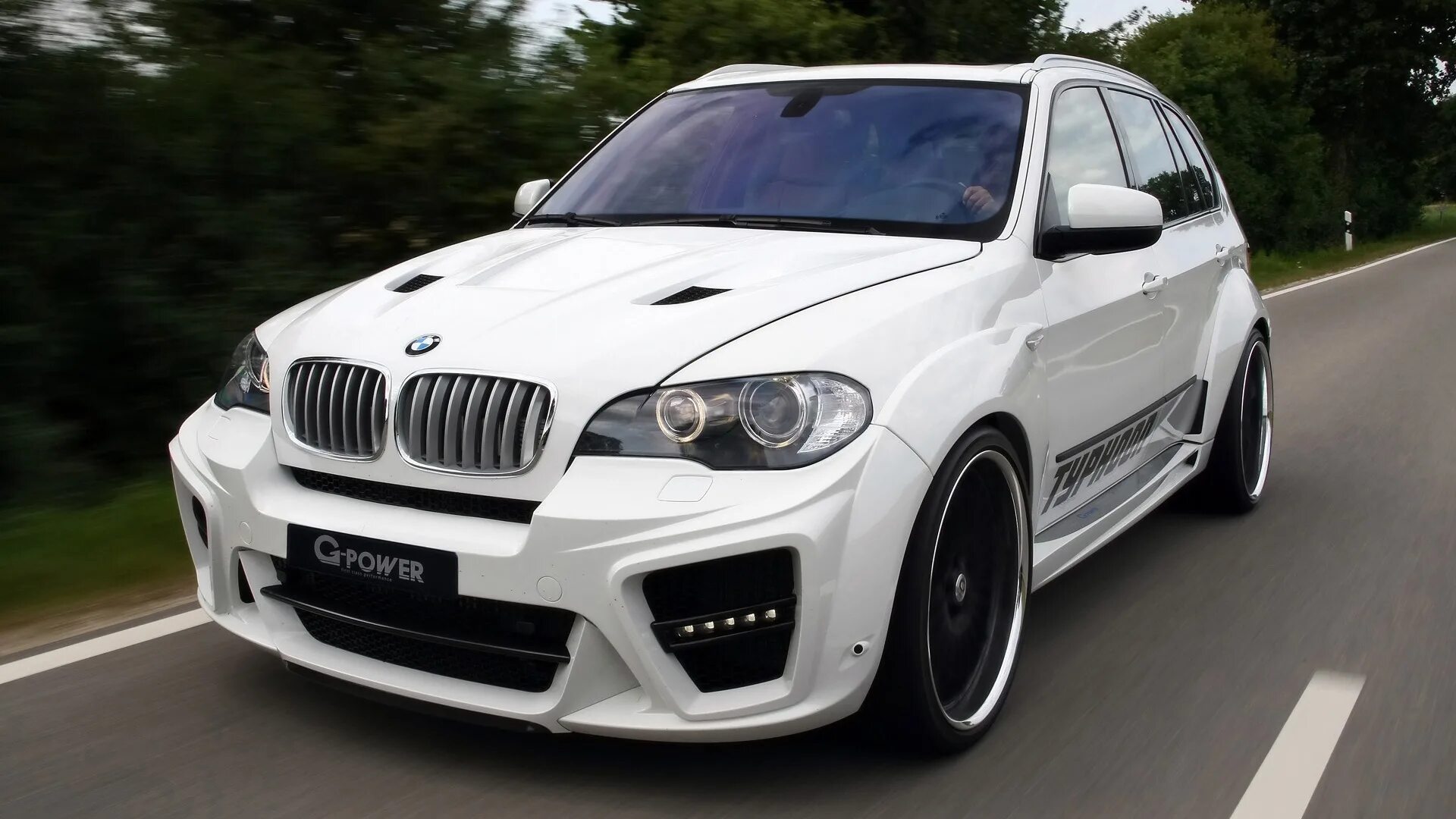 4x x 5 c. БМВ х5 белая. BMW x5 e70 g Power. BMW x5m e70 g Power. BMW x5 e70 White.