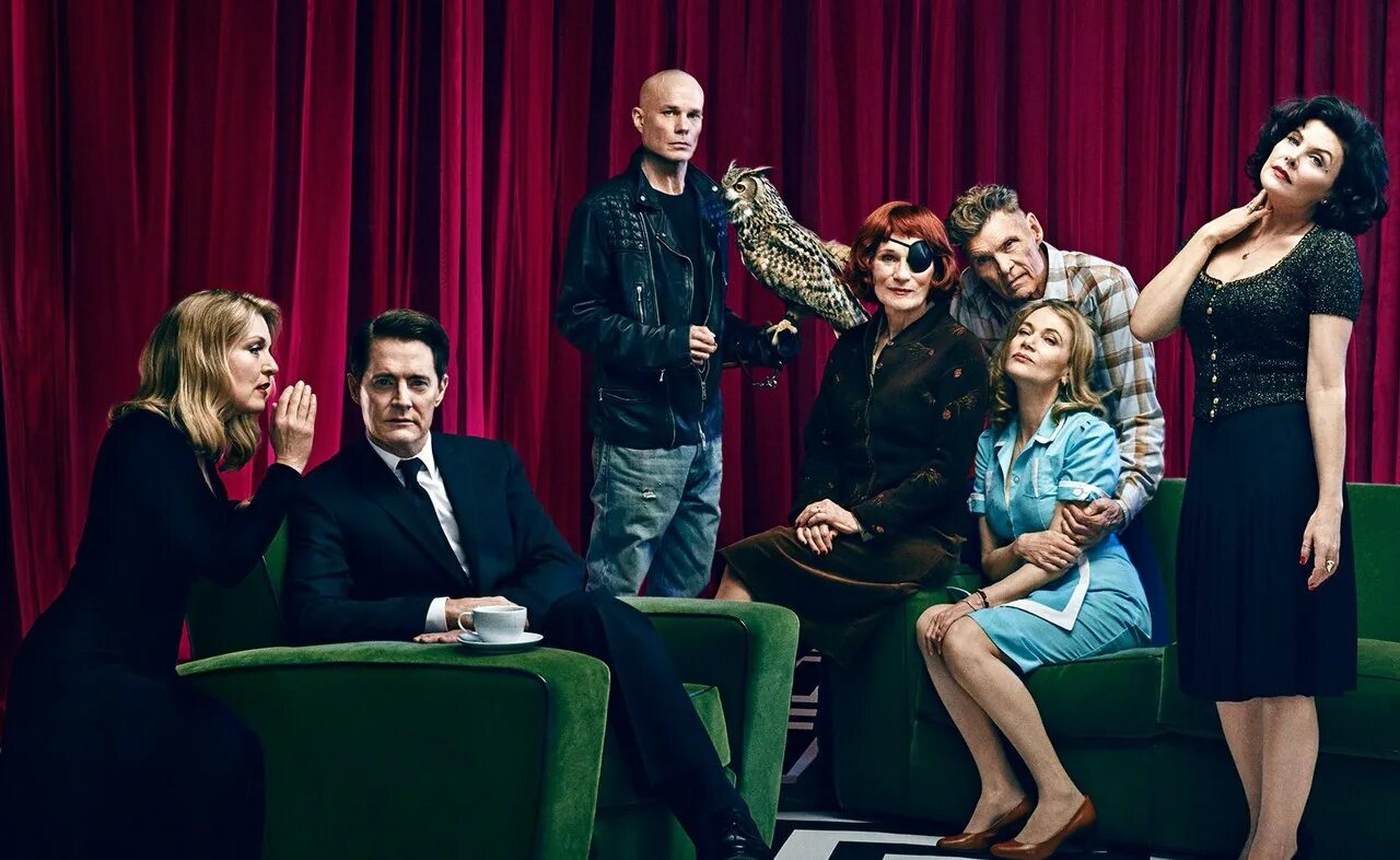 Твин пикс сериал 2017. Твин пикс. Дерек мирс твин пикс. Твин пикс 3 сезон персонажи. Твин пикс / twin peaks (1990).