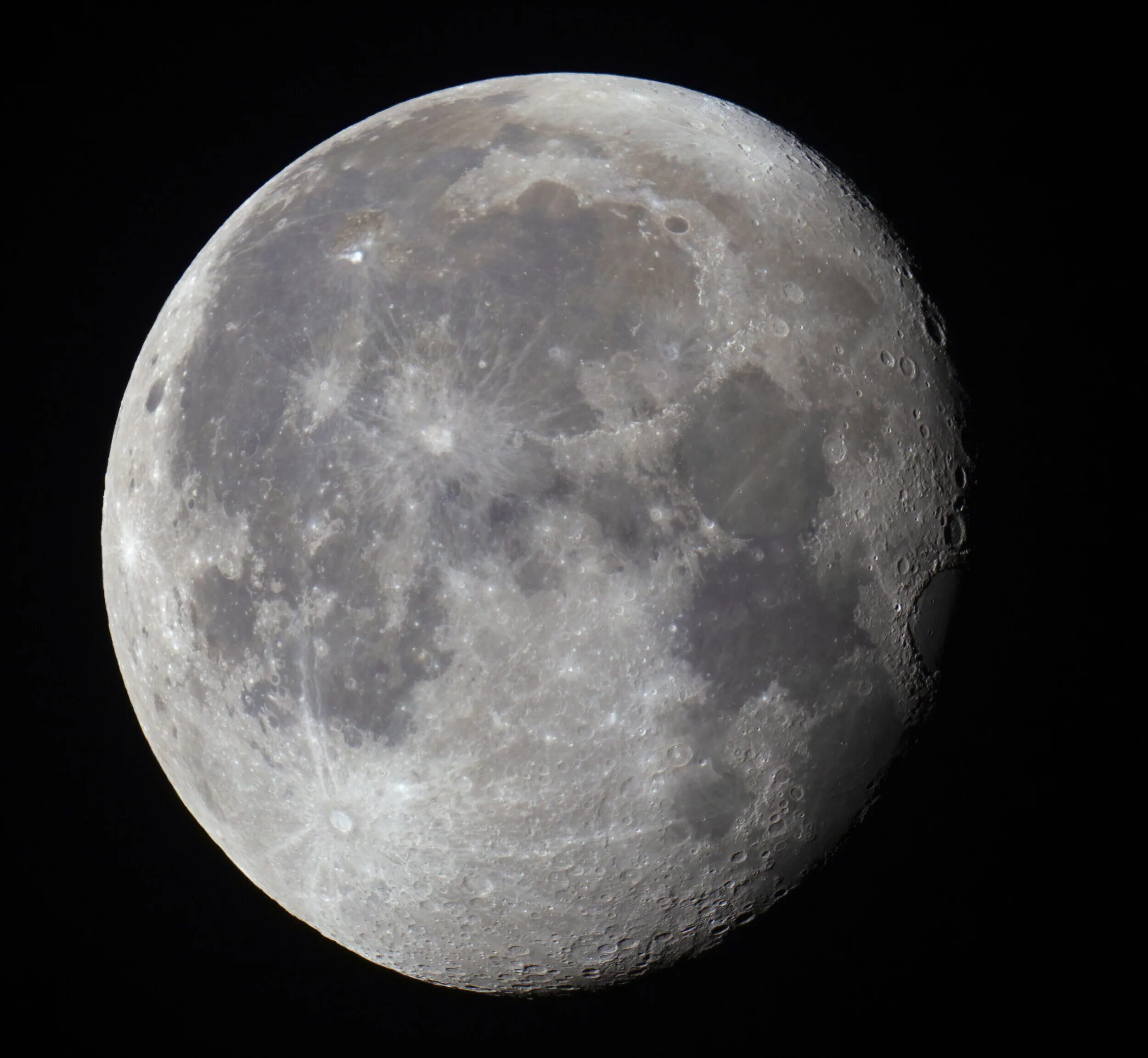 Погода луна 5. Растущая выпуклая Луна. Lunar. Brilliance of the Moon. Moon Top.