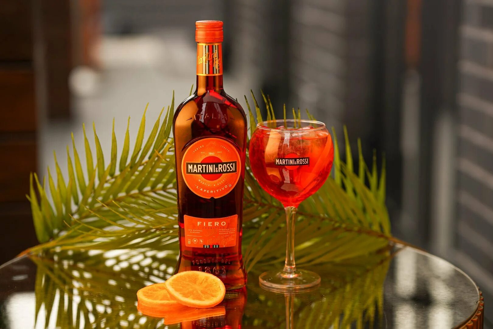 Мартини фиеро коктейль. Апероль шприц мартини. Мартини апероль. Aperol ликер. Апероль мартини fiero.