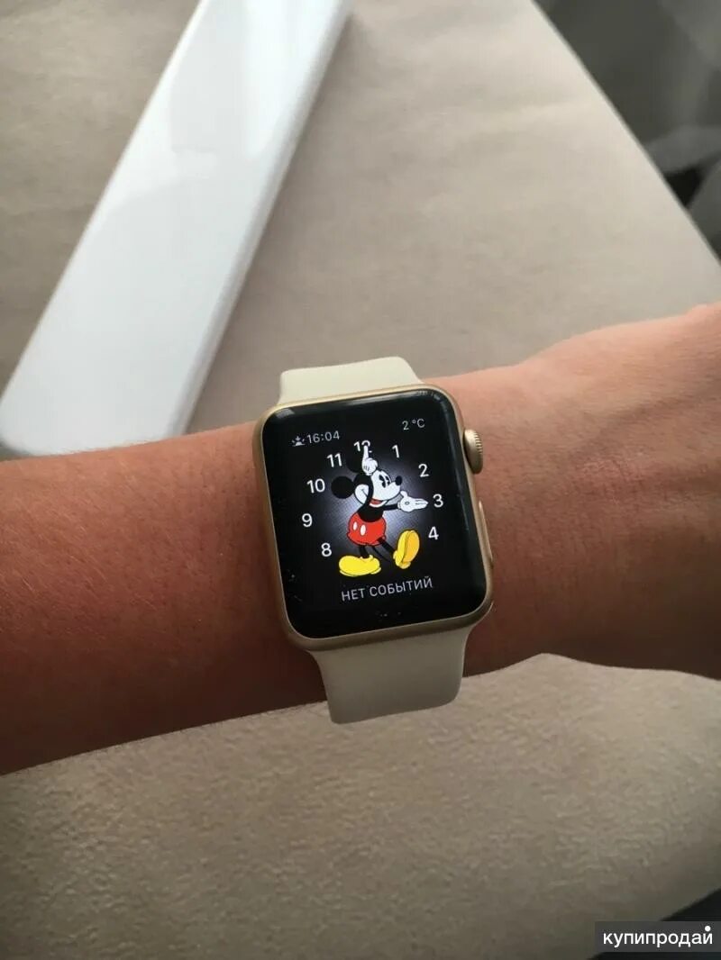 Часы эпл вотч 8. Apple watch se 40 мм. Apple watch 8 41mm Starlight. Эппл вот 8 41мм староайт.