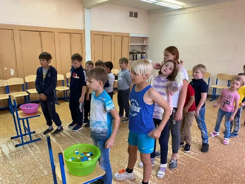 школьный лагерь. дол озеры. летний школьный лагерь армавир. лагерь парус чита разведка. школа в лагере смена.