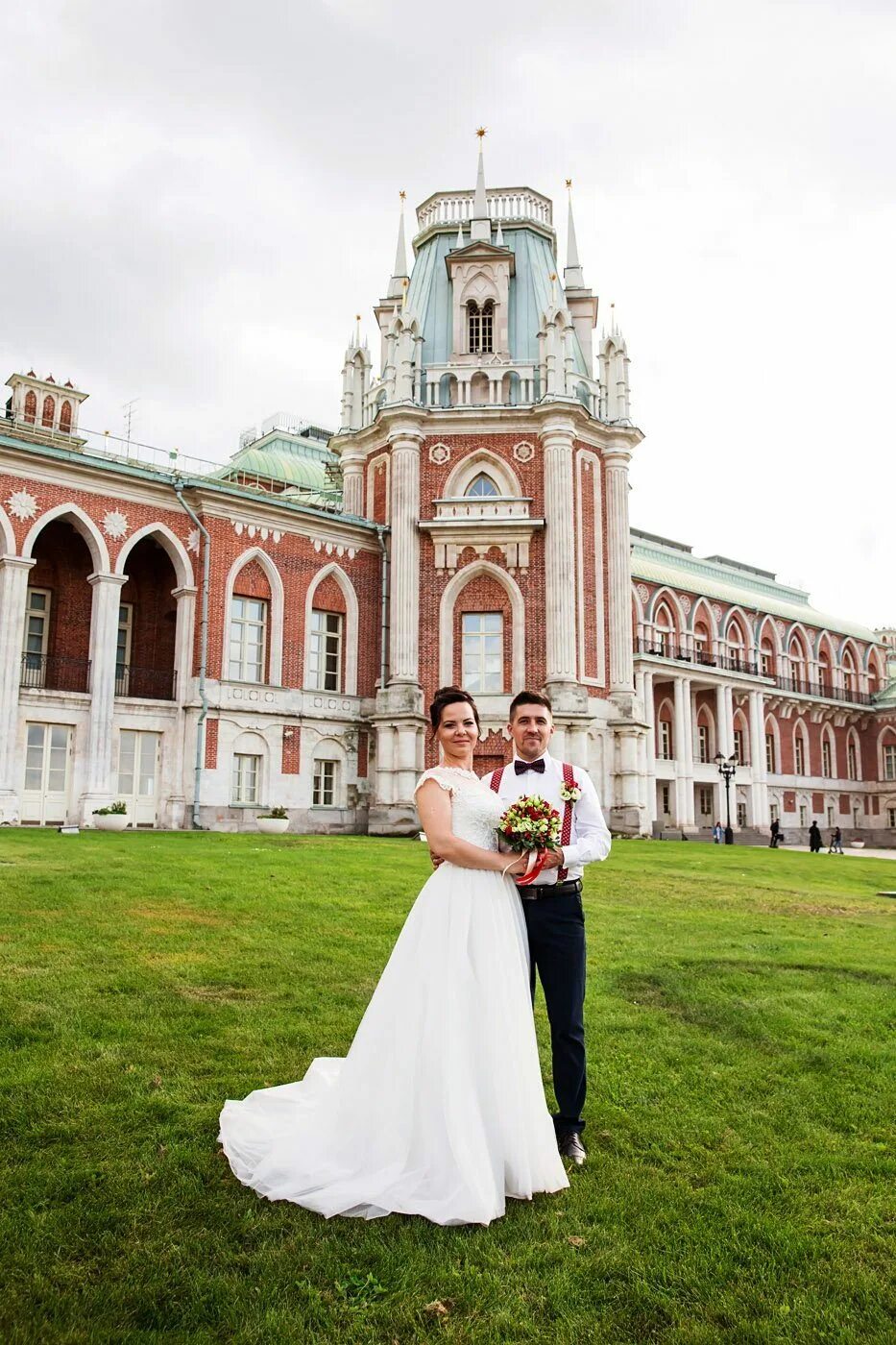 Свадьба в царицыно. Дворец бракосочетания Царицыно. Музей усадьба Царицыно ЗАГС. Дворец бракосочетания усадьба Царицыно. ЗАГС В усадьбе Царицыно.