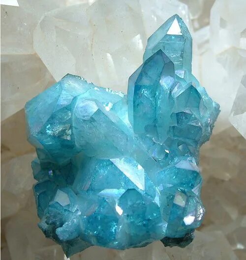 Кристалл голубой кварц Аква Аура. Кристаллы кислорода. Кислород в твердом состоянии. Кристаллы голубого цвета. Кристаллический озон