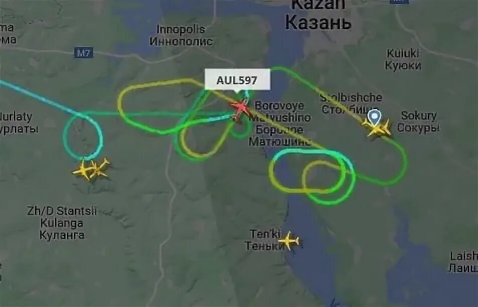 Самолеты летают над казанью. Вид над татарстаном. Самолеты летают над казанью. Приземление самолета. Фото самолёта в небе.