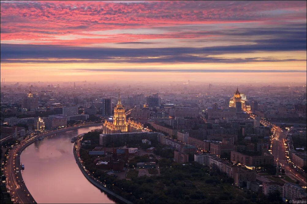 Москва. Москва Сити река рассвет. Виды Москвы.