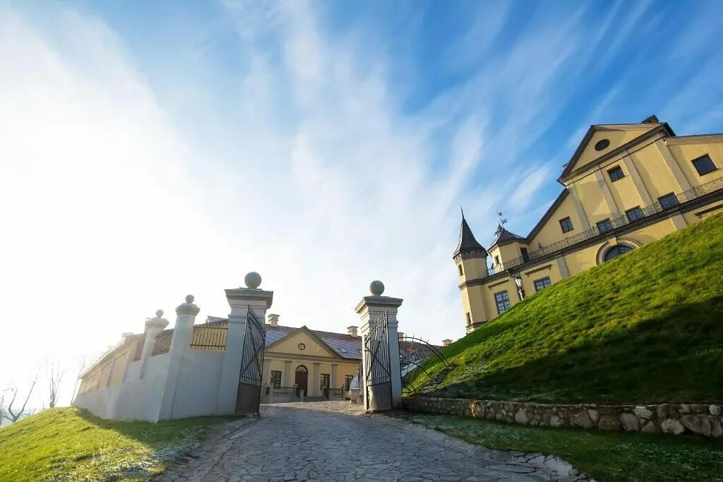 Беларусь снимать. Белоруссия. Туристическая сельская усадьба агротуризм. Белорусские квартиры. Приветствие в белоруссии фильмы.