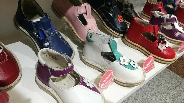 Белорусская обувь. Белорусская обувь детская бренды. Ярмарка белорусской обуви. Выставка белорусской обуви. Белорусские производители обуви