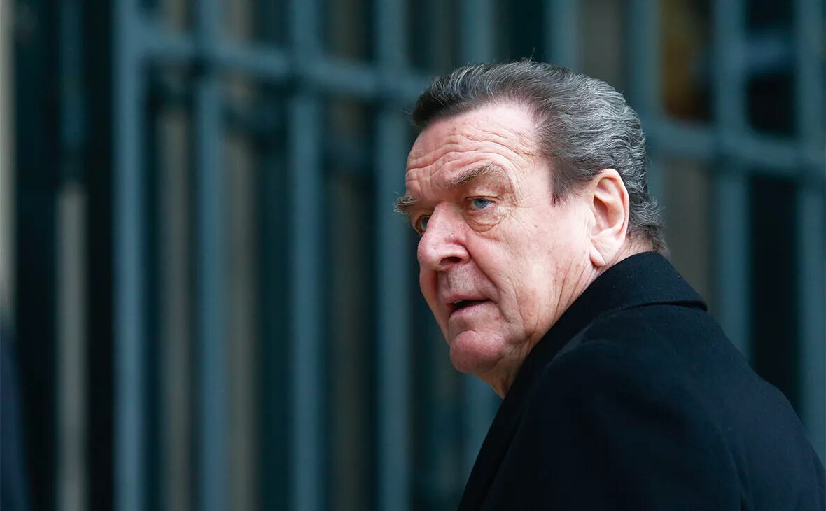 Герхард шрёдер 2021. Канцлер фрг герхард. Экс канцлер. Вольфганга шюсселя 2000. Экс канцлер.