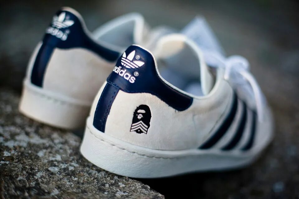 Adidas Superstar коллаборации. Кроссовки adidas коллаборация. Adidas Superstar Bape. Коллаборациякрасовет адидас. Язычок кроссовок адидас