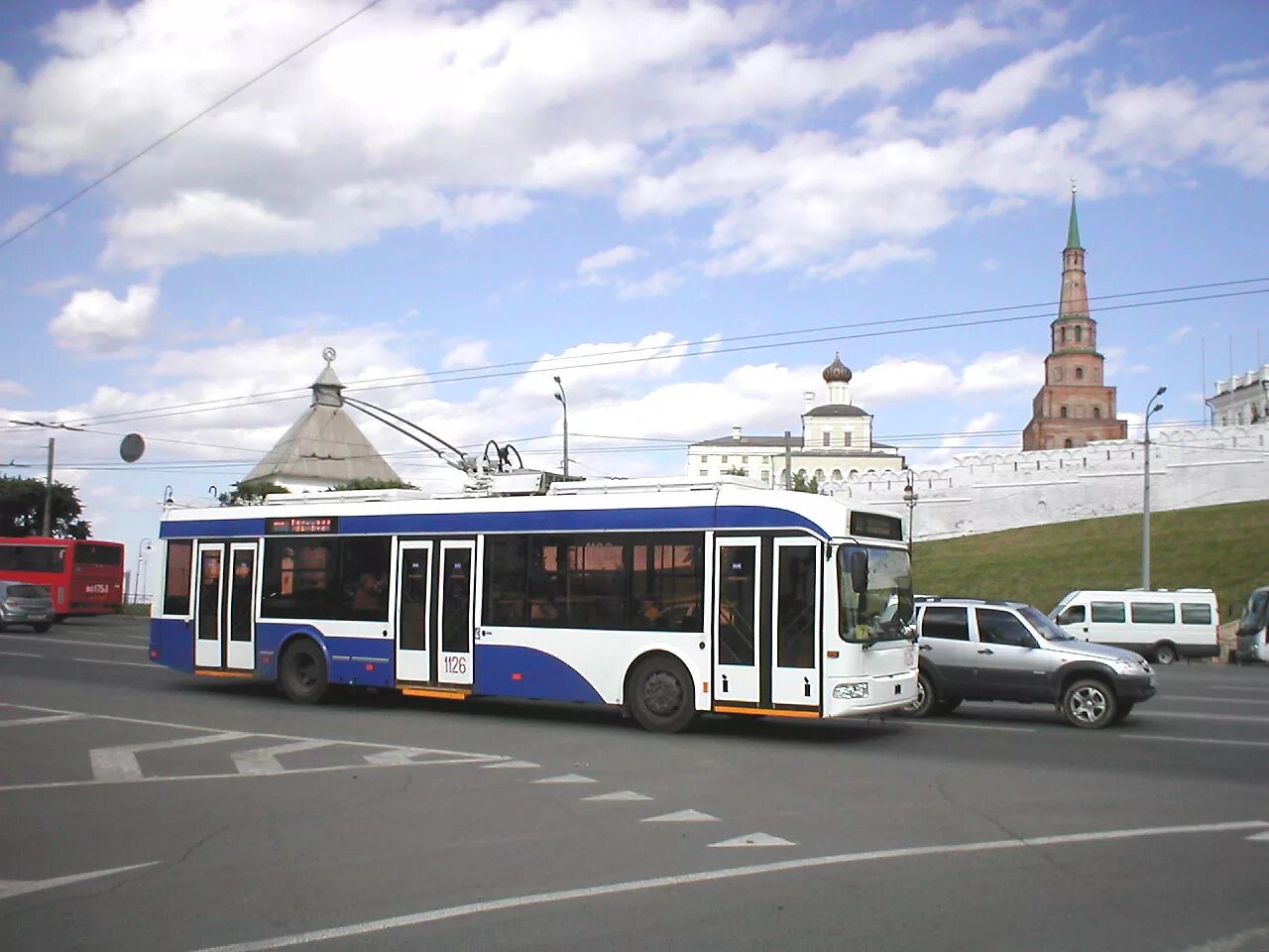 Время транспорта казань. Транспорт Казани троллейбус. Троллейбус АКСМ В Казани. Городской пассажирский транспорт Казань. Казанский троллейбус 2015 года.