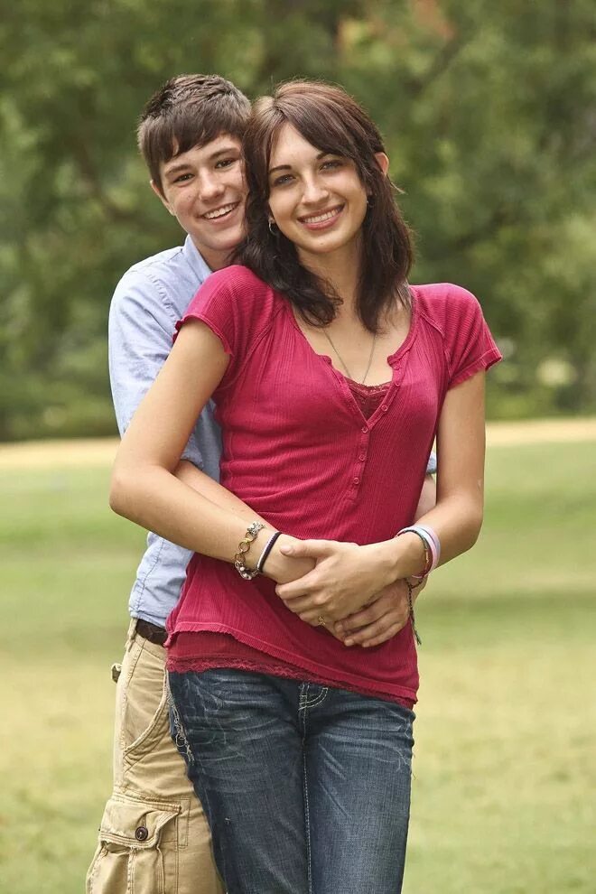 счастливые влюбленные. красивые влюбленные пары. фотопортрет в стиле ретро. парень и девушка. красивые пары.