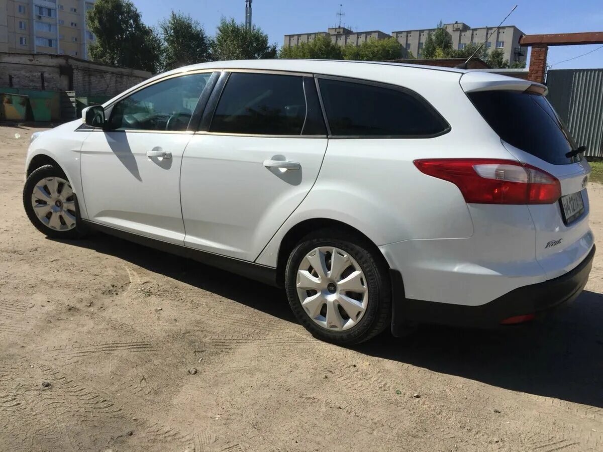 Форд фокус 3 универсал 2012. Форд фокус универсал 2012 года. Ford focus 3 универсал белый. Форд фокус универсал 2012 год. Форд фокус 3 универсал 2012 года.