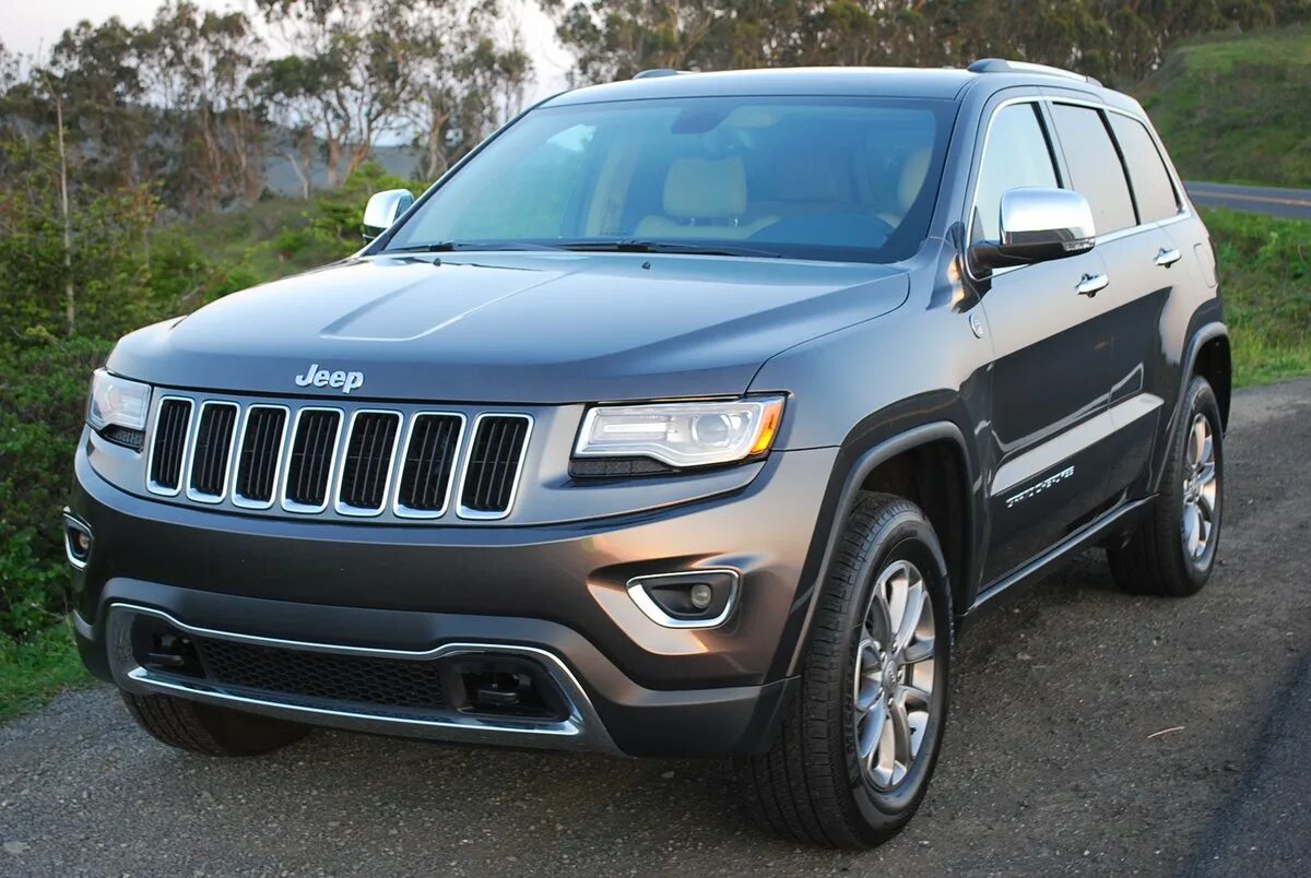 Cherokee limited. Jeep Grand Cherokee 2014. Jeep Grand Cherokee Limited 2014. Джип Чероки Лимитед 2014. Jeep 4x4 Limited 2014.