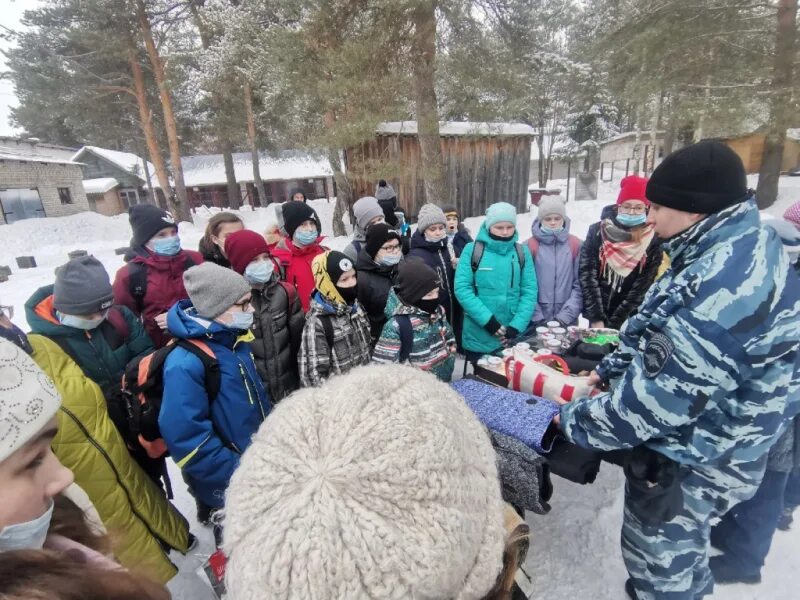 Подслушано в устюге в контакте. Администрация Великий Устюг сотрудники. МЧС Великий Устюг сотрудники. Сотрудники полиции Великий Устюг.