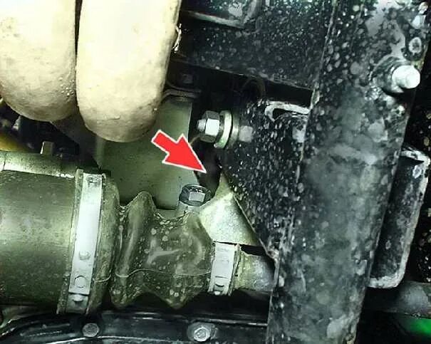 Сливное отверстие на блоке. 4. Сливной болт охлаждающей жидкости ваз 2114. Сливной болт охлаждающей жидкости приора 16. Сливная пробка антифриза ваз 2112 16.