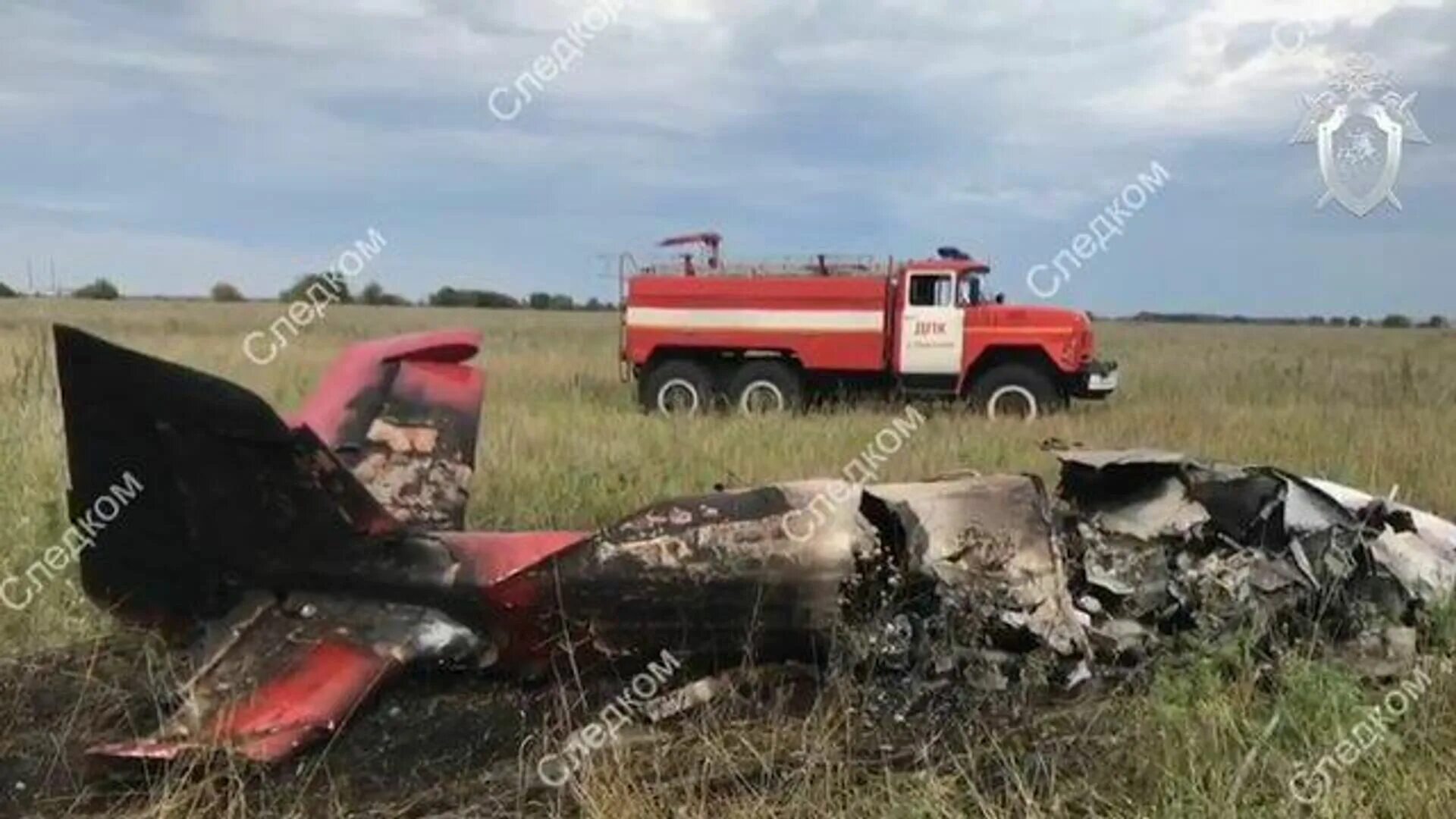 Самара авиазавод. Як 52 на аэродроме. Самолет самарская область. Самолет новоалександровск памятник. Винт як 52.