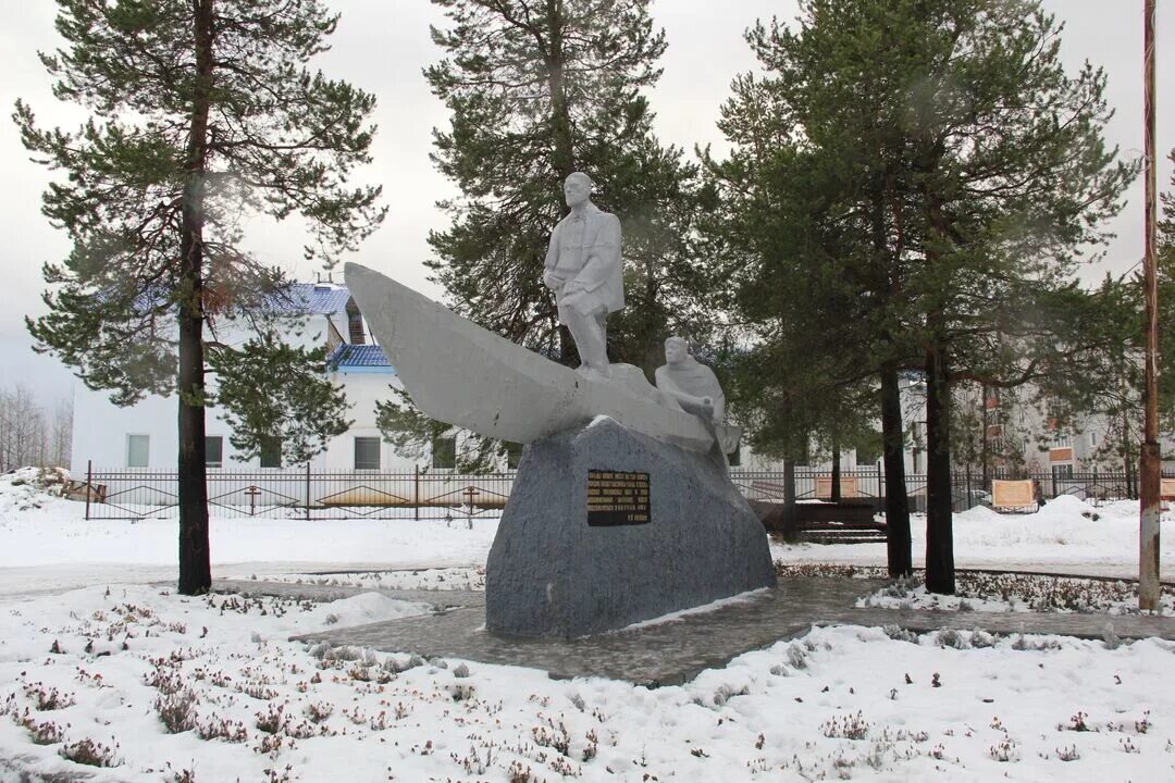 Памятник Русанову в Печоре. Город Печоры Республика Коми. Достопримечательности Печоры Коми. Памятники Печоры Республика Коми. Россия республика коми печора