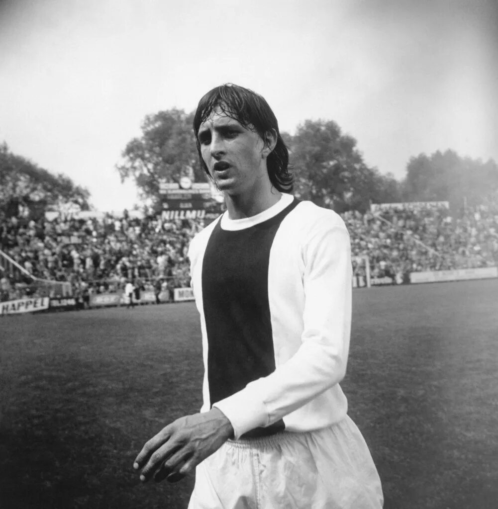 Johan slowmotion. Йохан круифф. йохан кройф футболист. кройф йохан 1971. johan cruyff 1974.