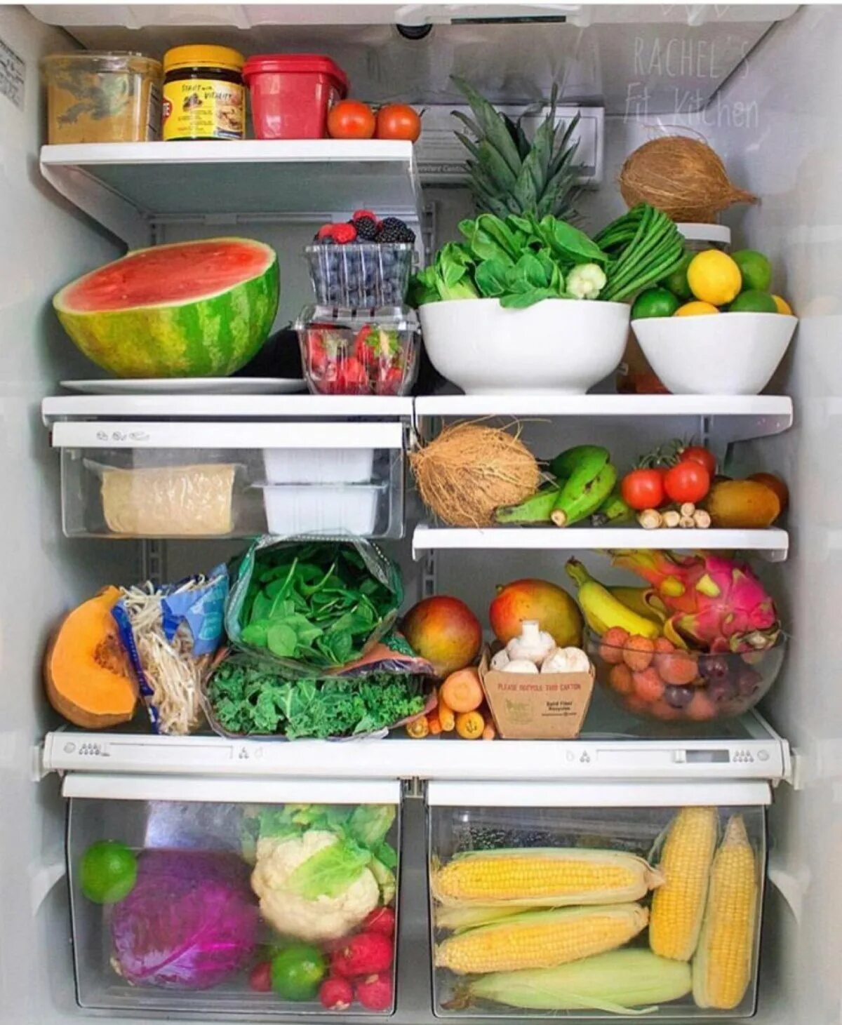 Продукты всегда. Холодильник с продуктами. Холодильник с едой. Проддуктыв холодильнике. Полный холодильник продуктов.