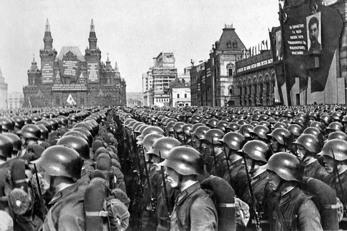 Парад РККА 1939 Москва. Армия 2 мировой войны СССР. Парад РККА на красной площади в 1945 году. Европа входит в войну