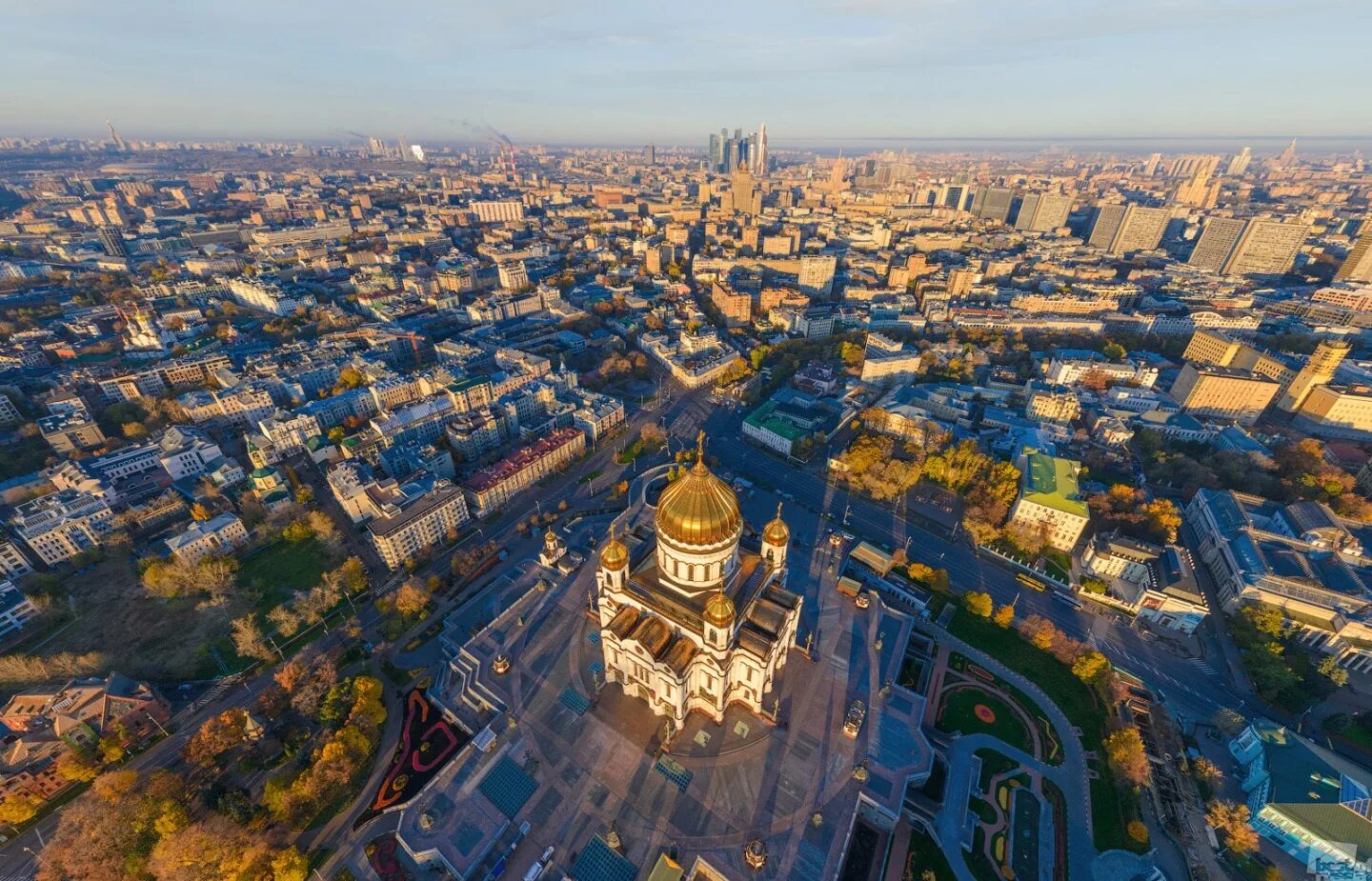 Москва какой огромный город. Храм Христа Спасителя с высоты птичьего полета. Храм Христа Спасителя в Москве высота. Храм Христа Спасителя панорама. Храм Христа Спасителя птичий полет.